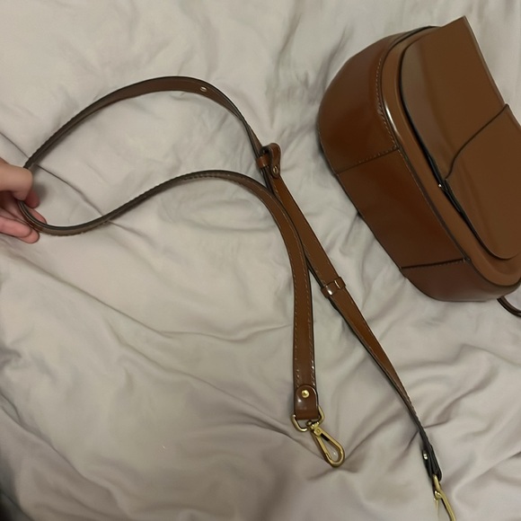 Gianni Chiarini Leather Saddle Bag - Picture 10 of 13